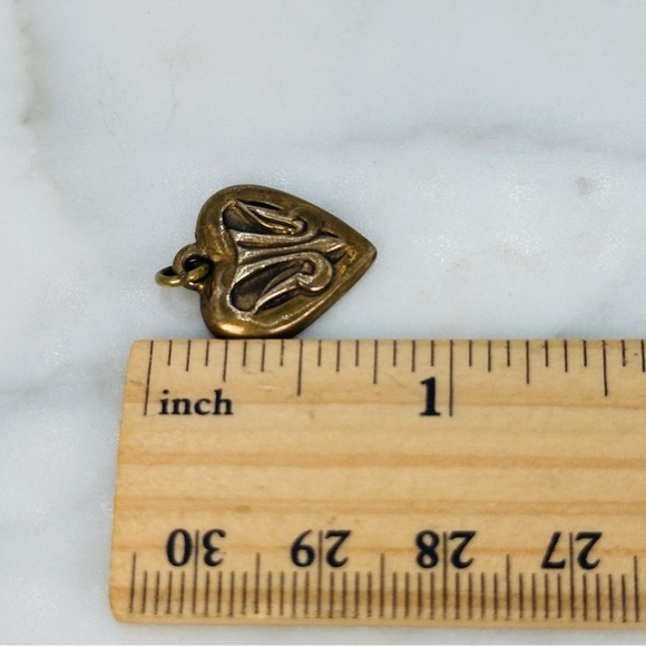 Jeep Collins Heart Pendant Brass Dove Design Signed Dainty Christian Vintage - Picture 6 of 9